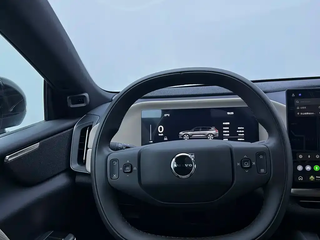 Volvo XC70 Plug-in Hybrid 2025 из CN, фото 2