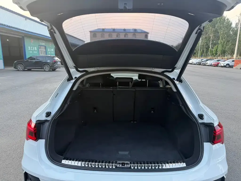 Audi Q3 Sportback 2022 из CN, фото 4