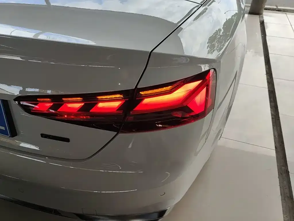 Audi A5 (Import) — фото 2