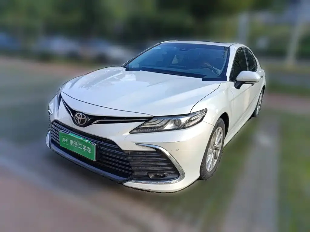 Toyota Camry — фото 3