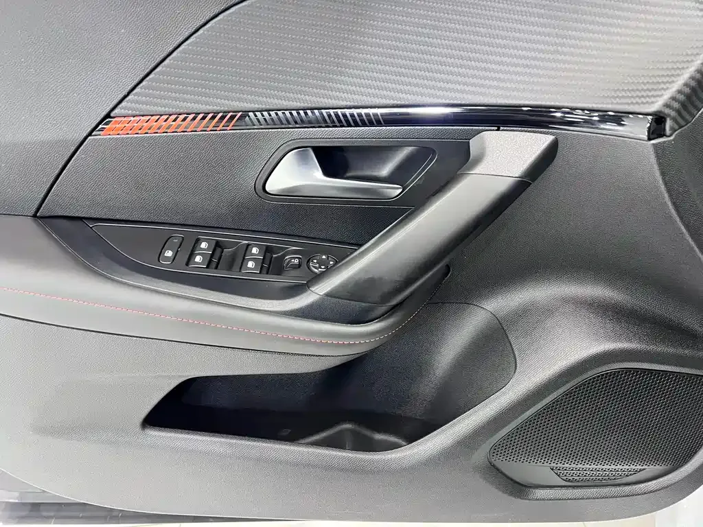 Peugeot 2008 — фото 10
