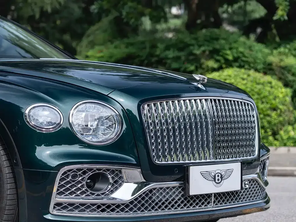 Bentley Flying Spur PHEV — фото 5