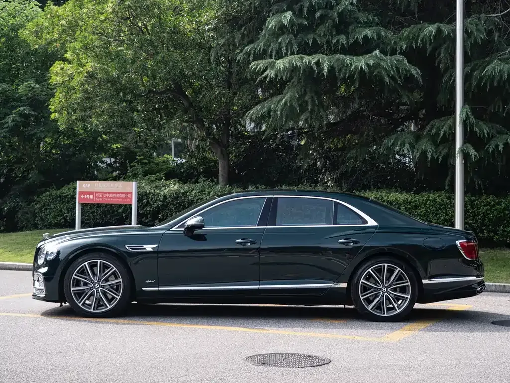 Bentley Flying Spur PHEV — фото 8