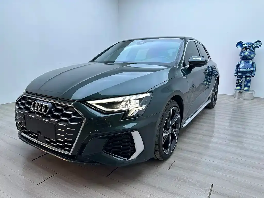 Audi A3 — фото 1