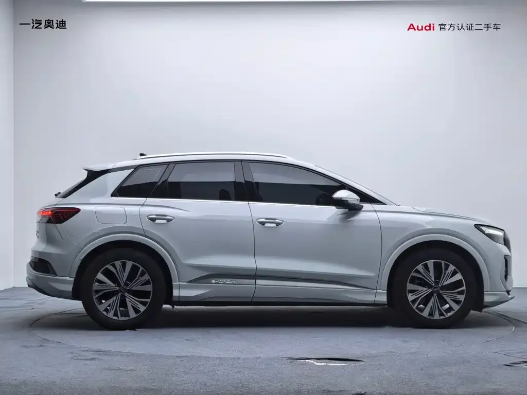 Audi Q4 e-tron — фото 4