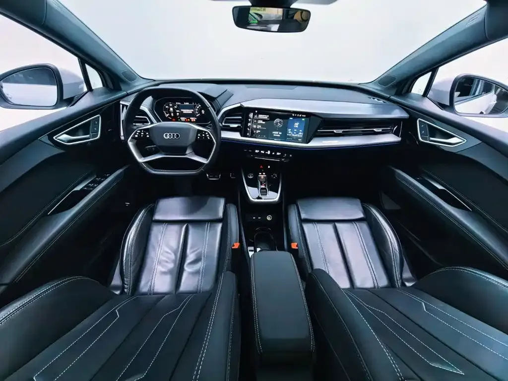 Audi Q4 e-tron — фото 10