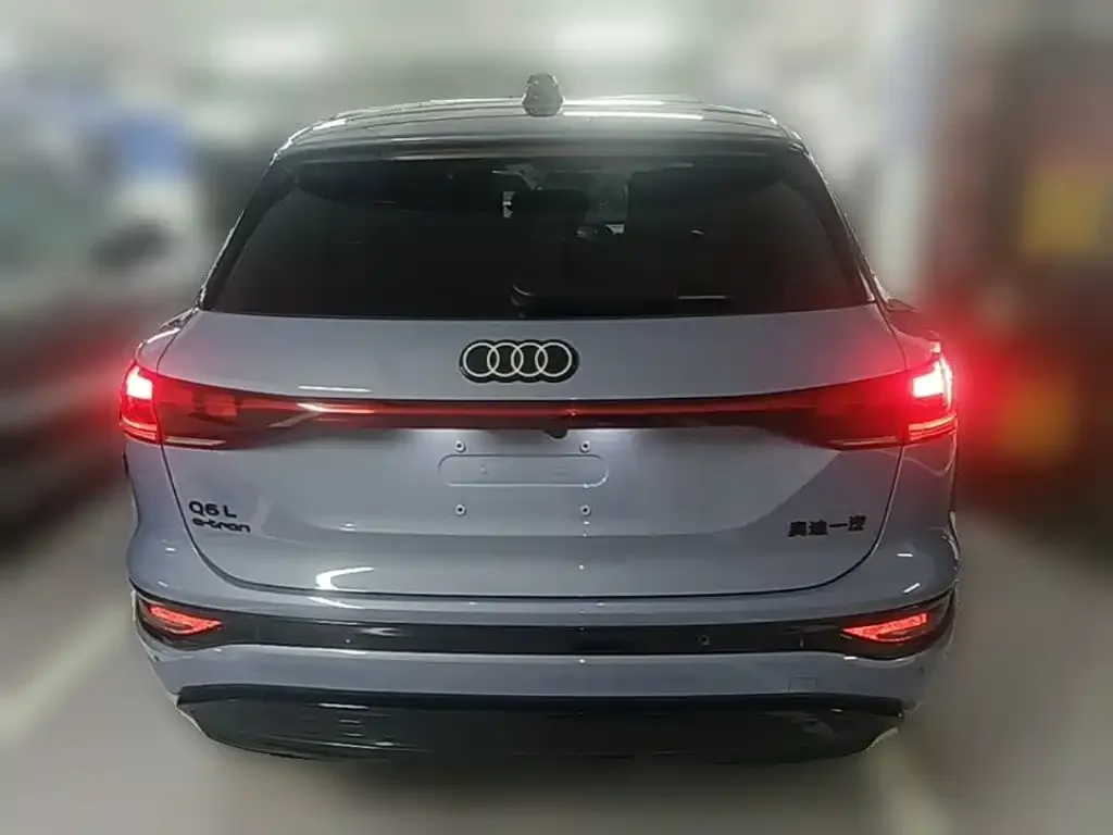 Audi Q6L e-tron — фото 7