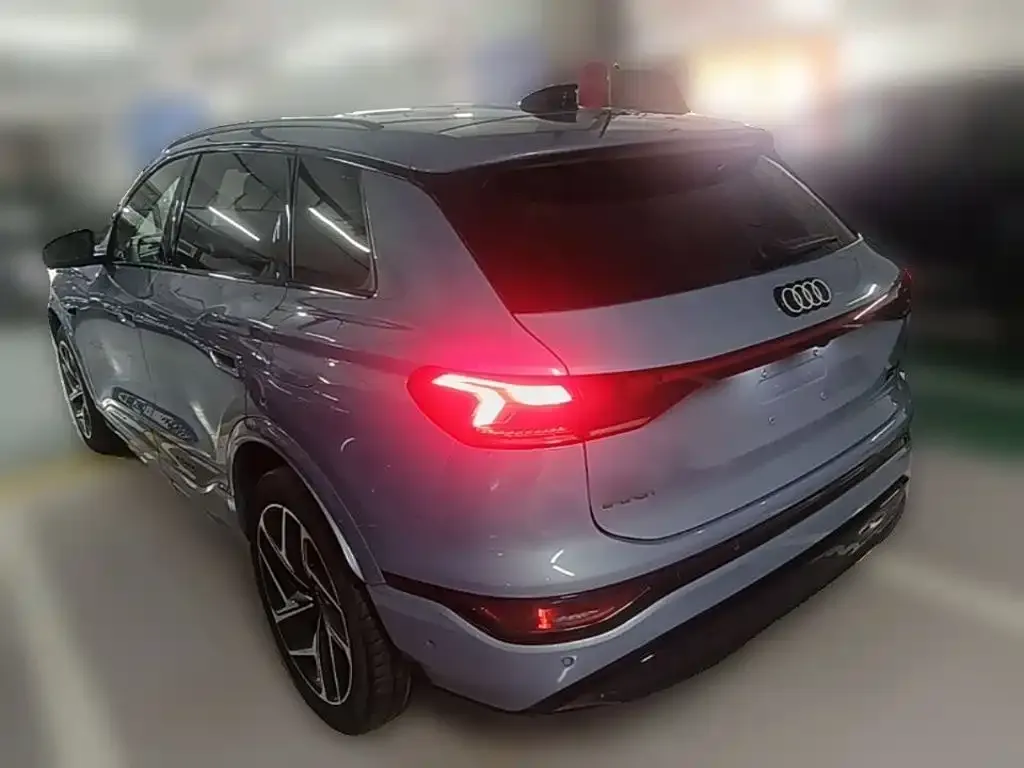 Audi Q6L e-tron — фото 2