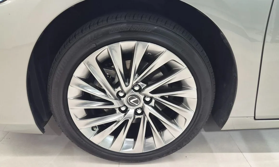 Lexus ES 2023 из KR, фото 2