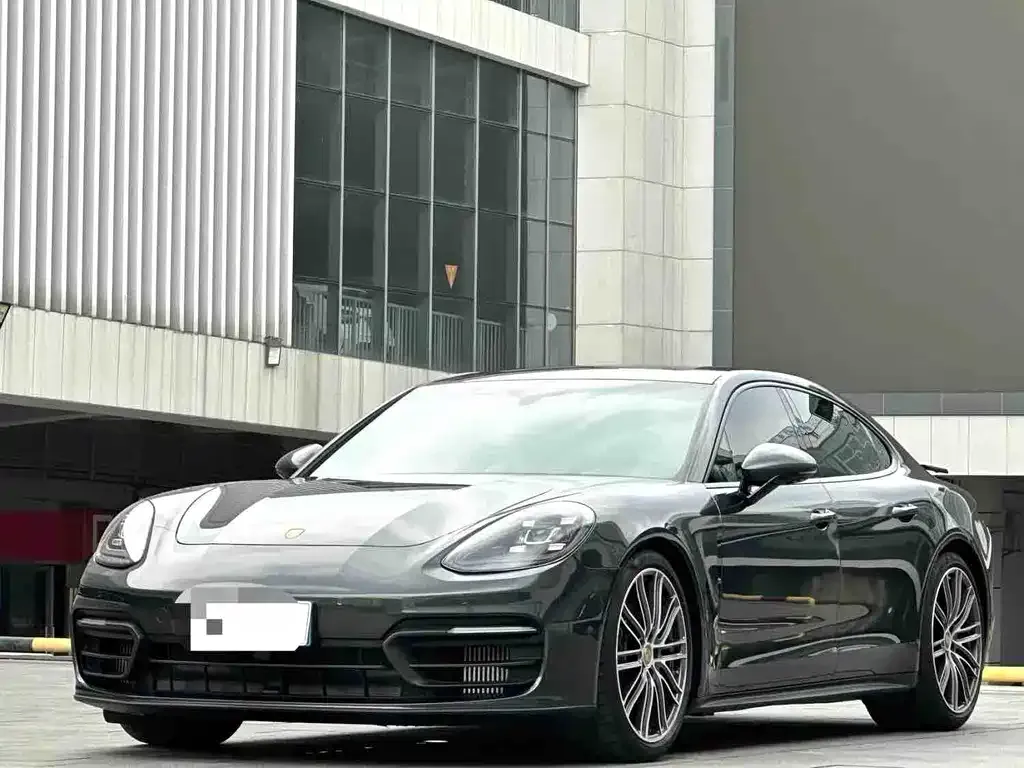 Porsche Panamera — фото 1