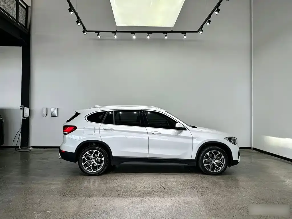 BMW X1 — фото 9