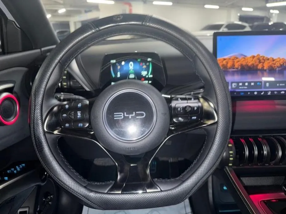 BYD Atto 3 — фото 10