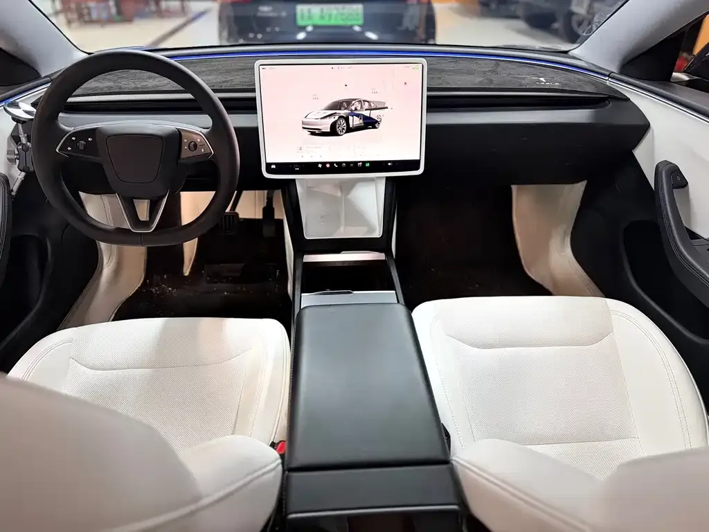 Tesla Model Y — фото 10