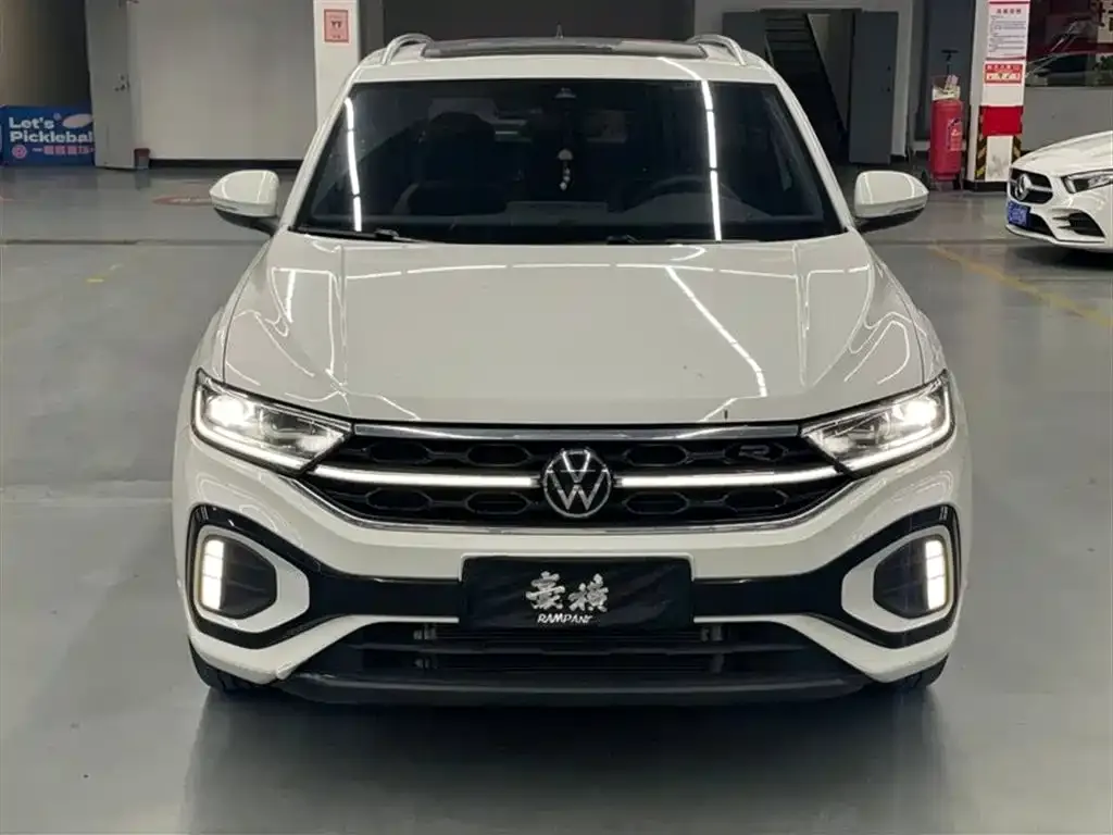 Volkswagen T-Roc — фото 8