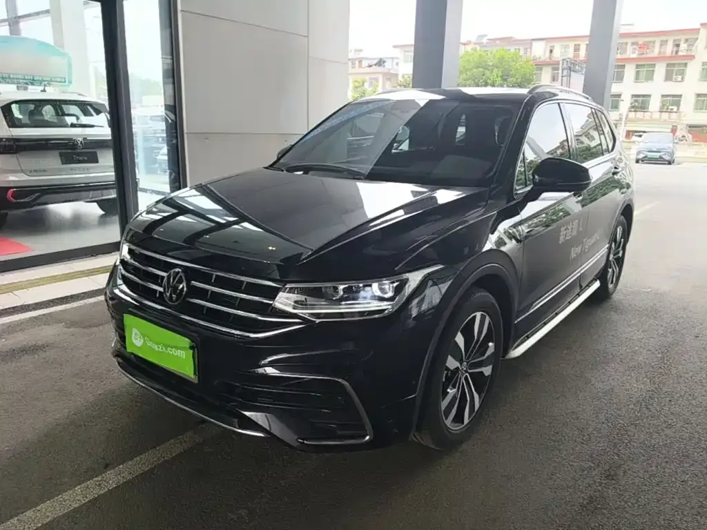 Volkswagen Tiguan L — фото 6