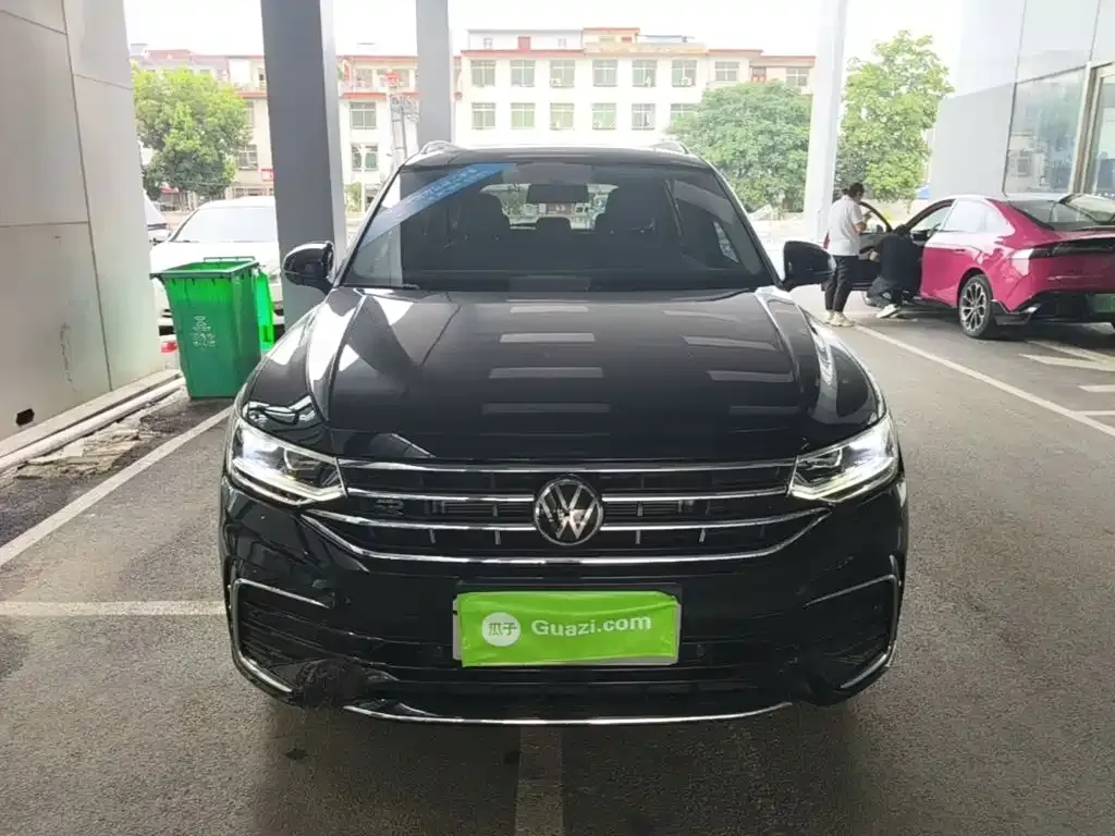 Volkswagen Tiguan L — фото 4