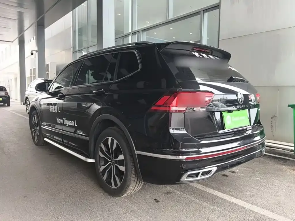 Volkswagen Tiguan L — фото 8