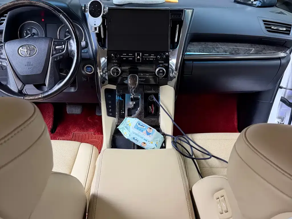 Toyota Vellfire — фото 3