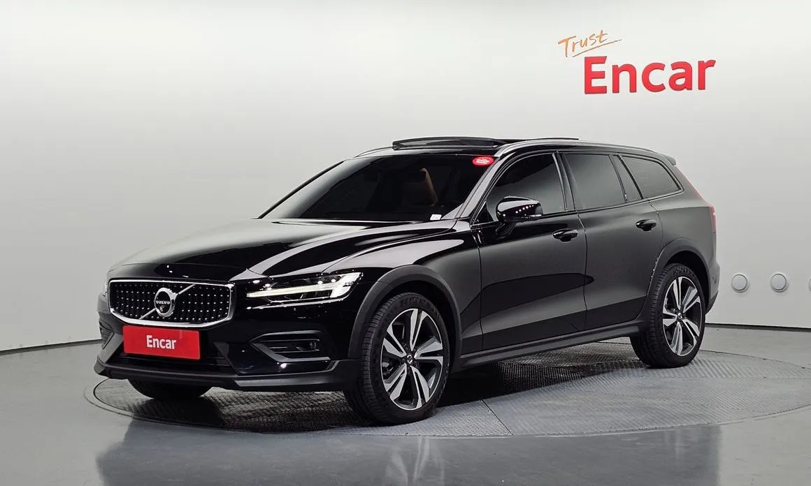 Volvo V60 — фото 1