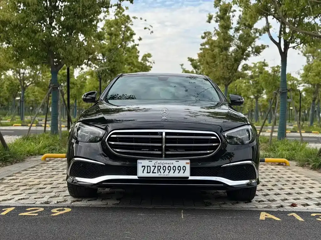 Mercedes-Benz E-Class — фото 8