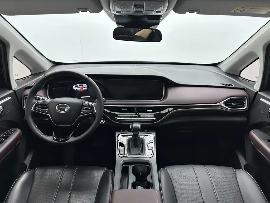 GAC Motor Trumpchi M6 — фото 10