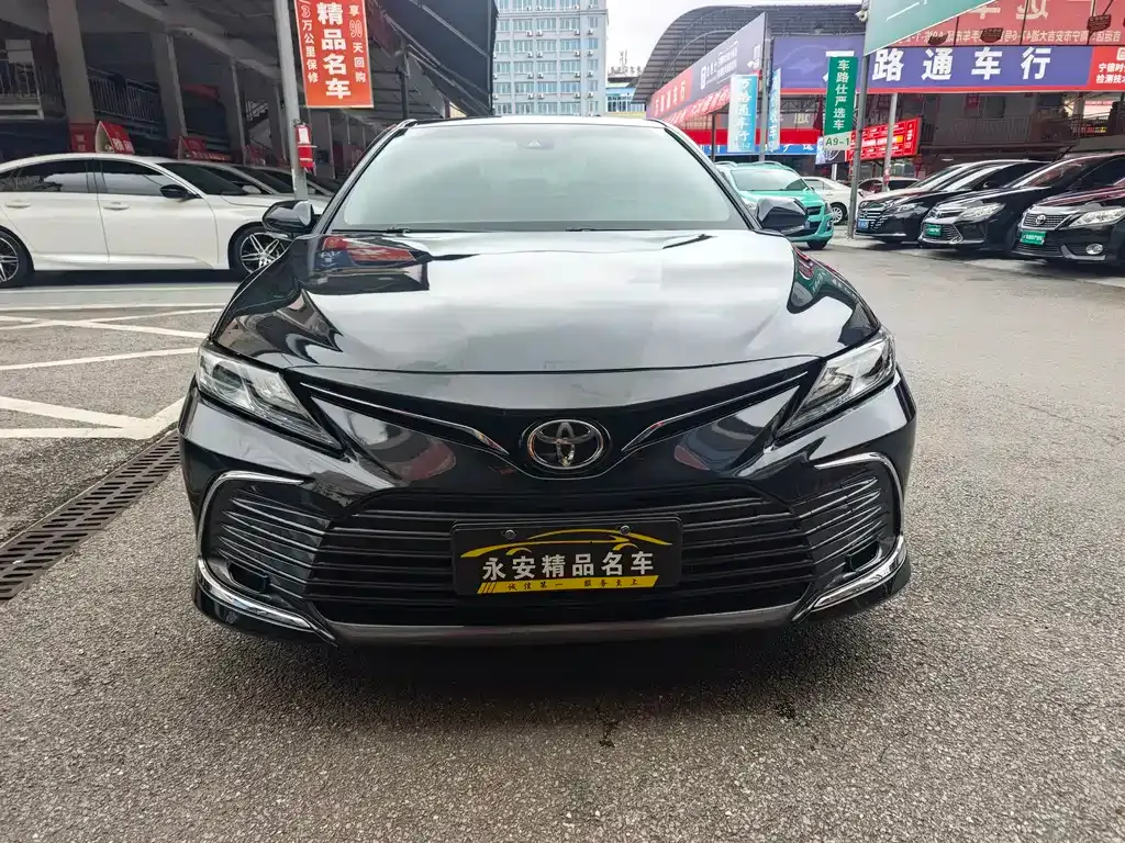 Toyota Camry — фото 4