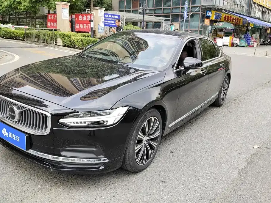 Volvo S90 — фото 1
