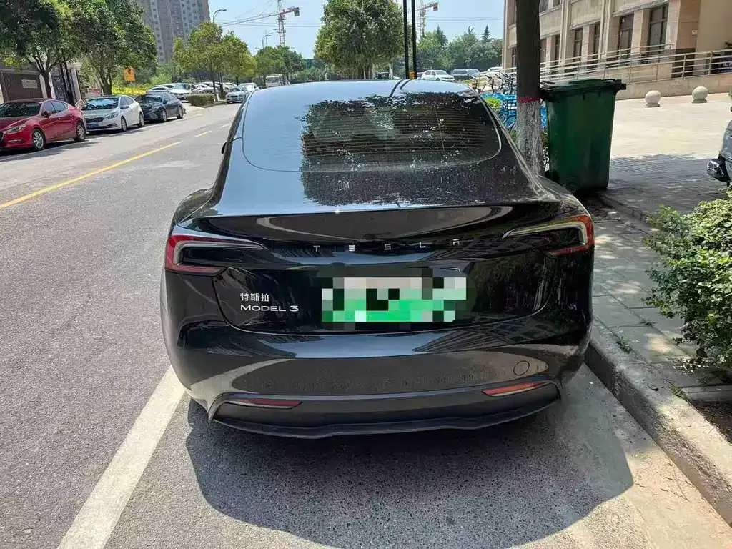 Tesla Model 3 — фото 3
