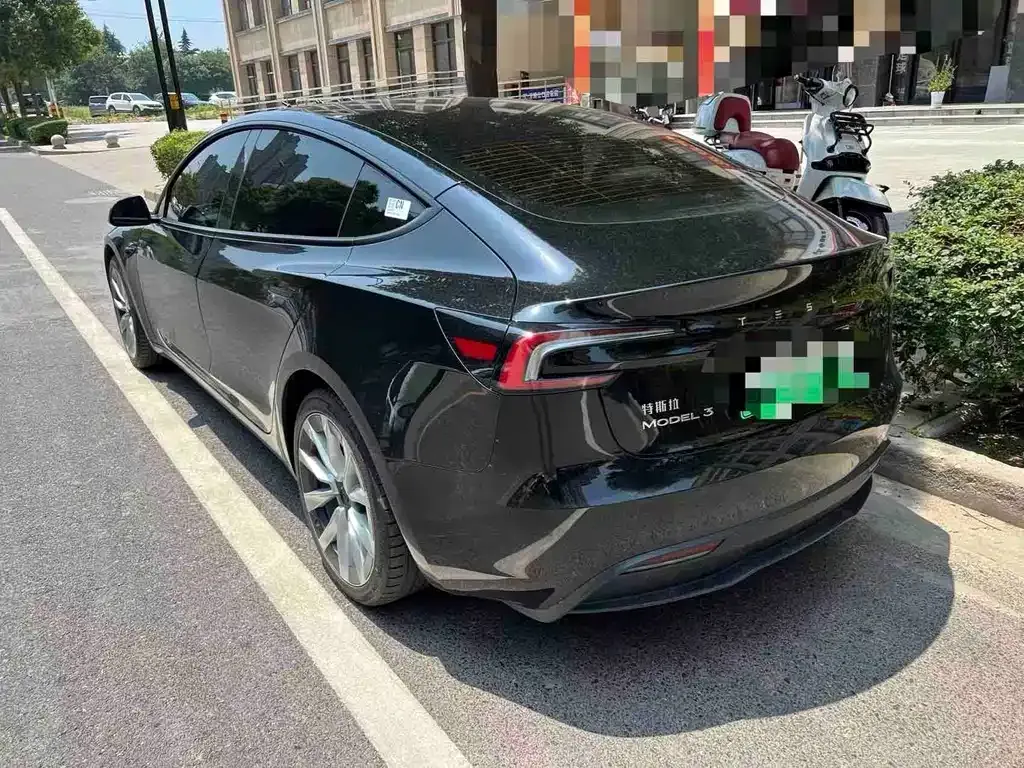 Tesla Model 3 — фото 5