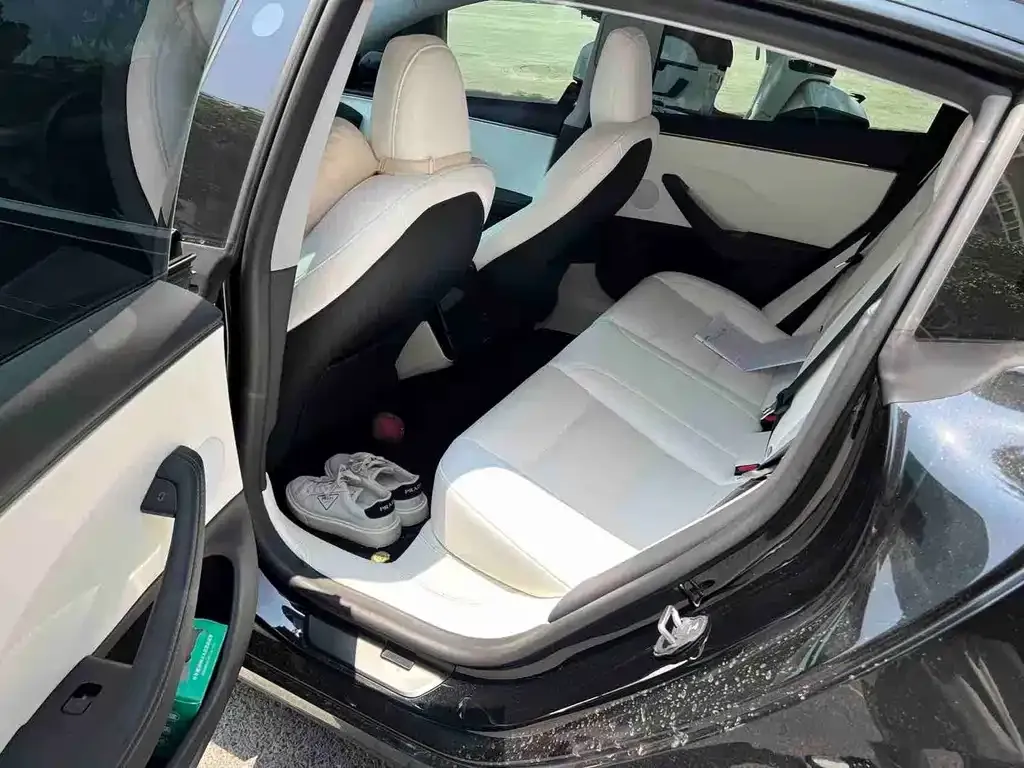 Tesla Model 3 — фото 4