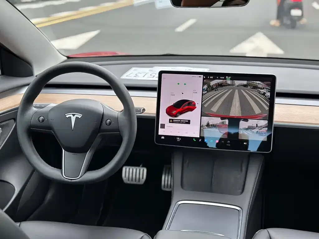 Tesla Model 3 — фото 3