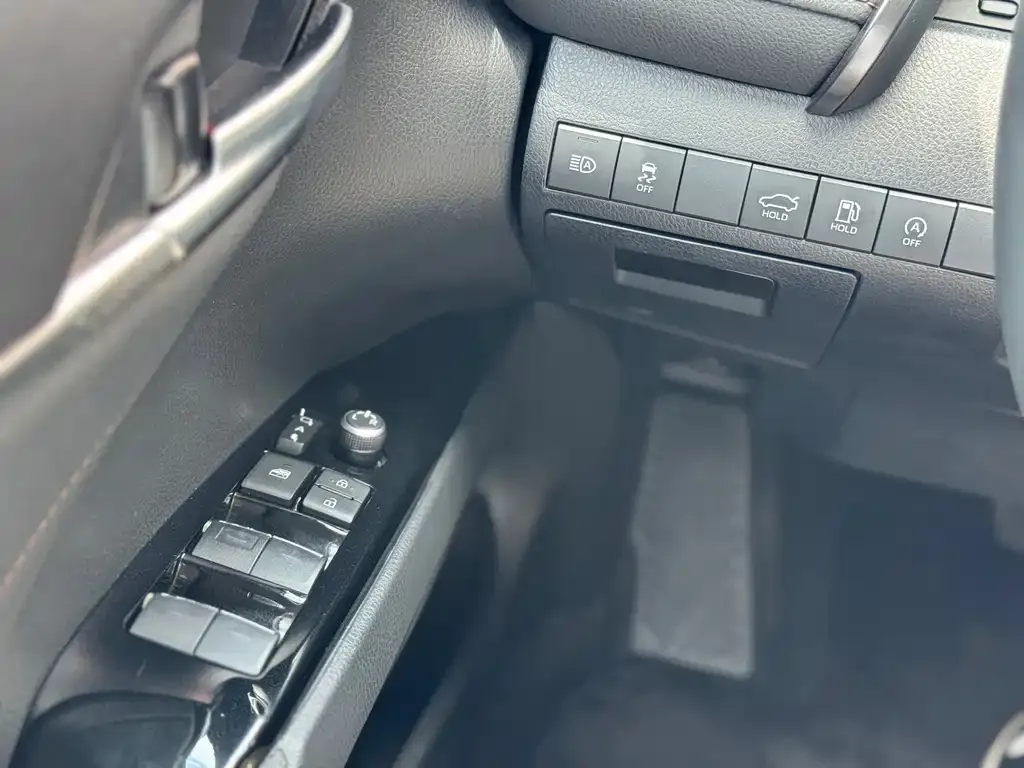 Toyota Camry — фото 2