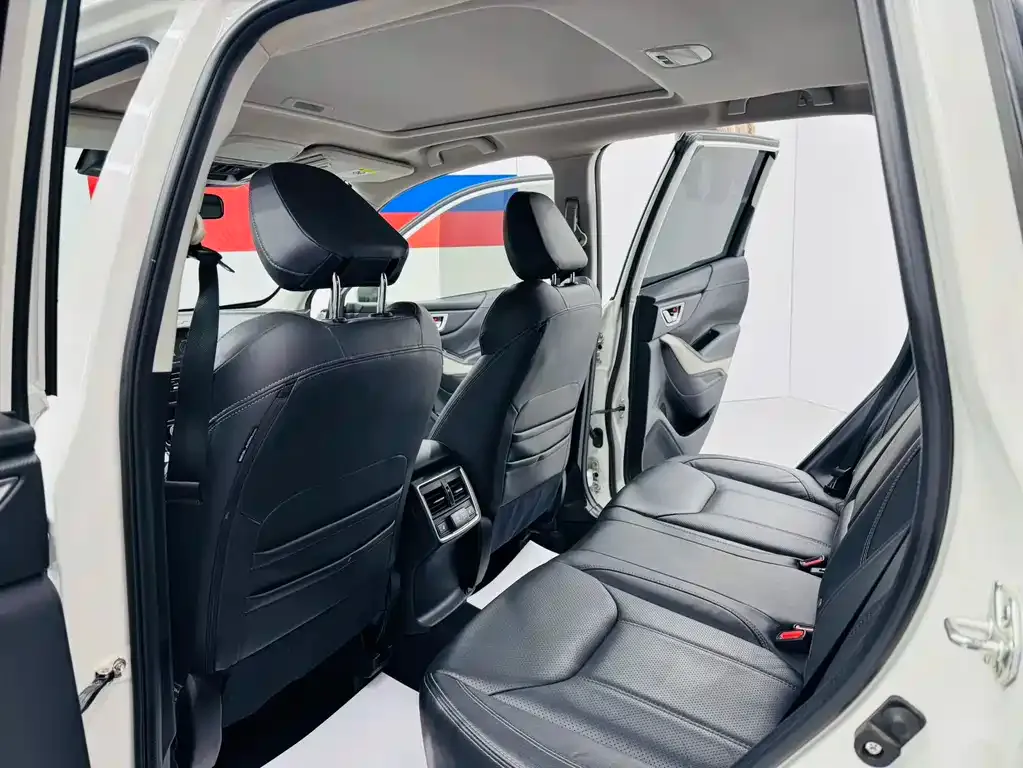 Subaru Forester — фото 10