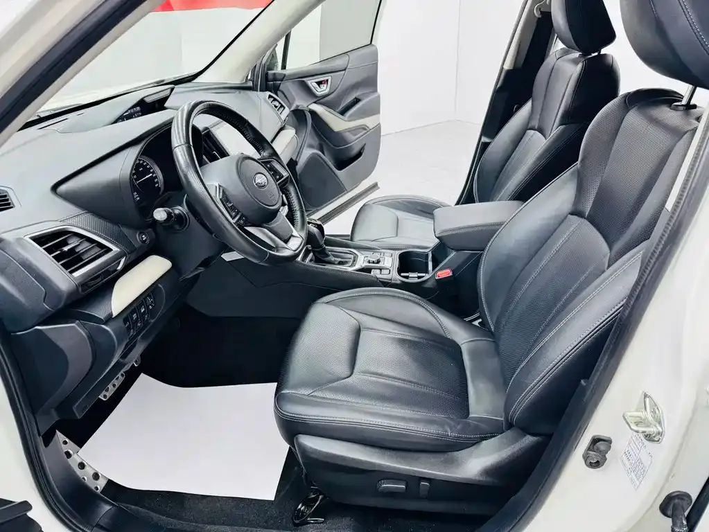 Subaru Forester — фото 3