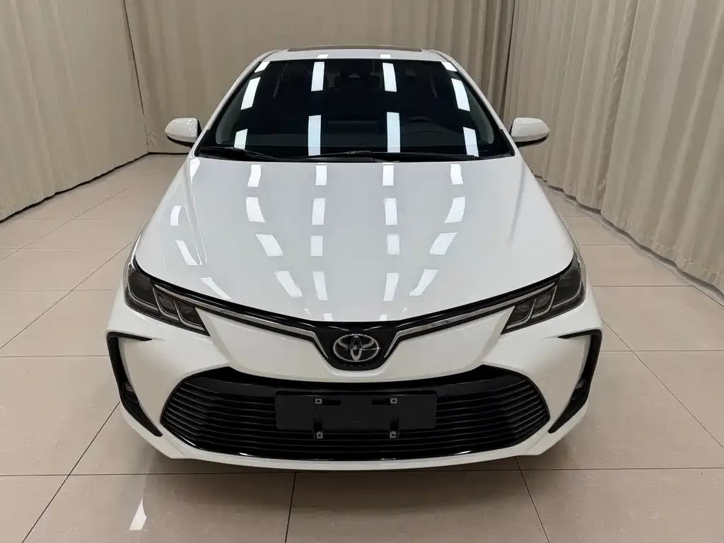 Toyota Corolla — фото 3