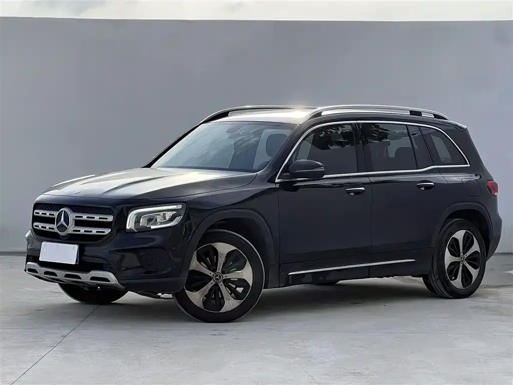 Mercedes-Benz GLB — фото 1