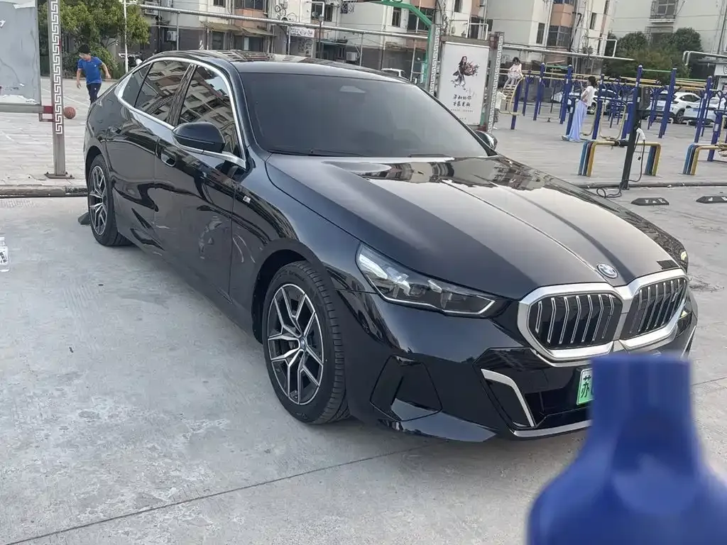 BMW i5 — фото 2
