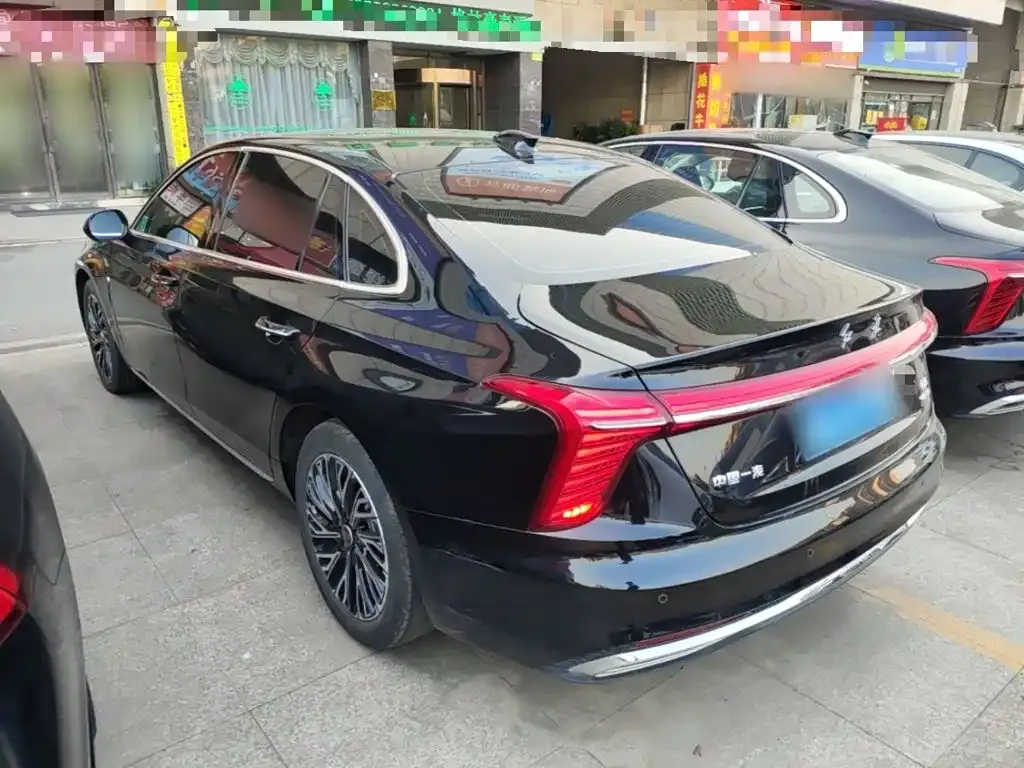 Hongqi H5 — фото 10