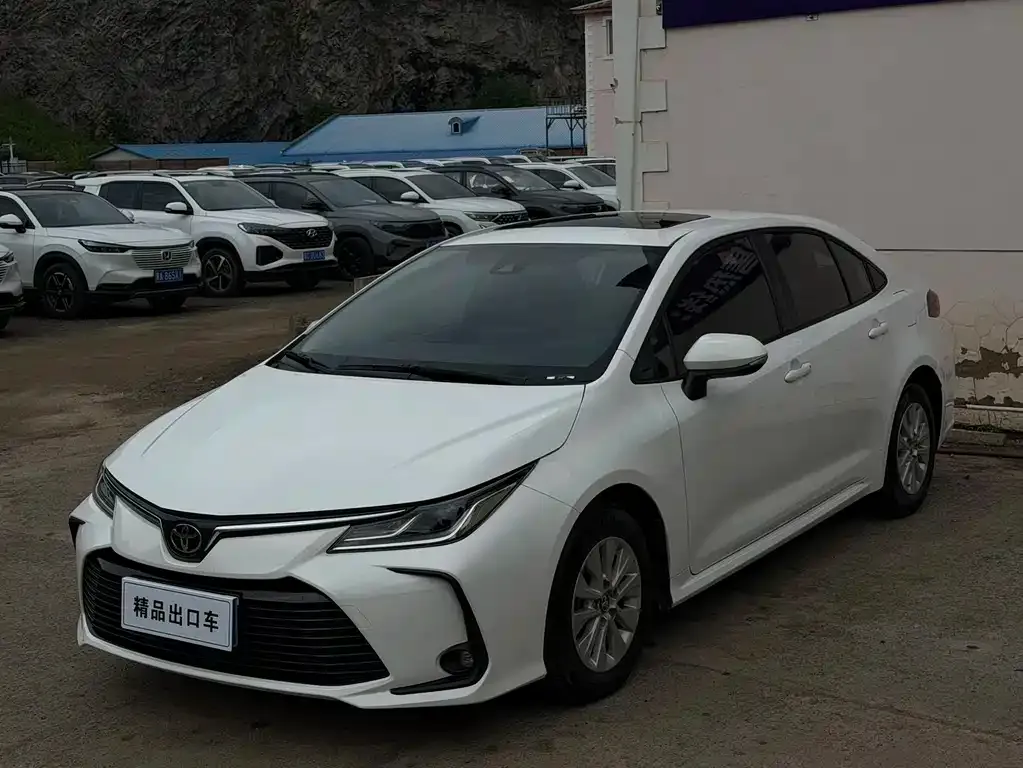 Toyota Corolla — фото 1