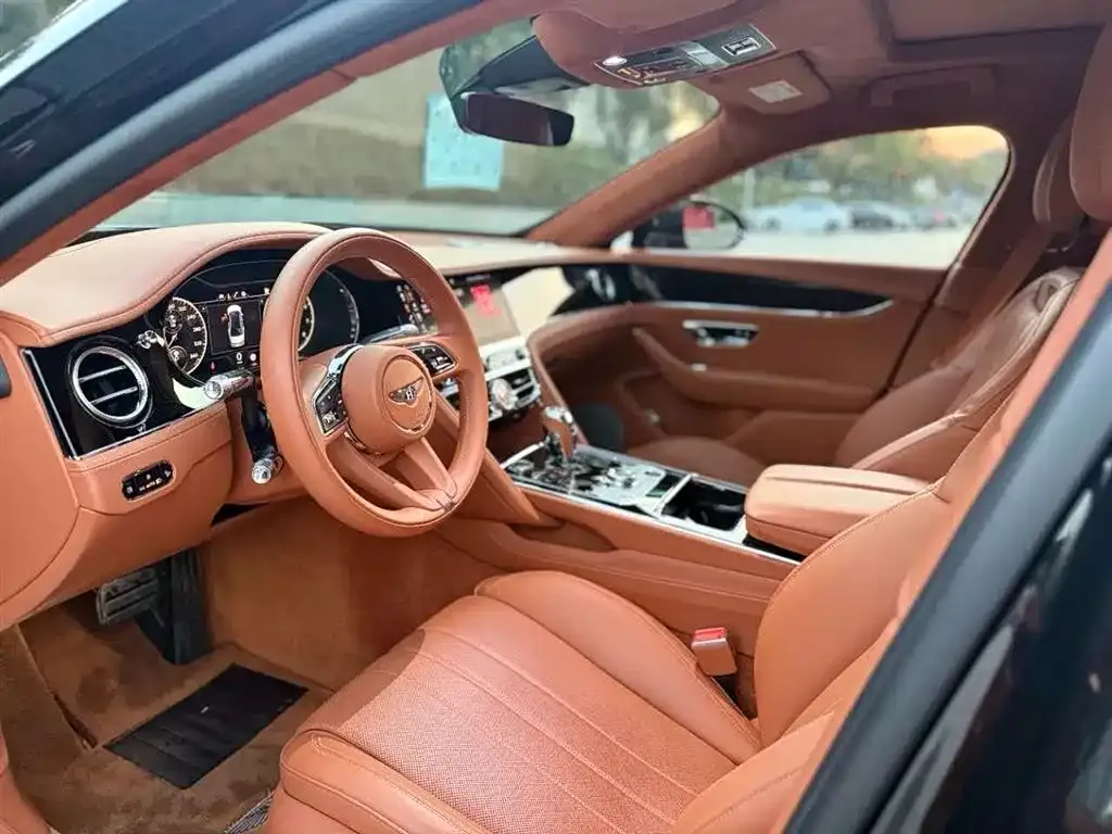 Bentley Flying Spur — фото 6