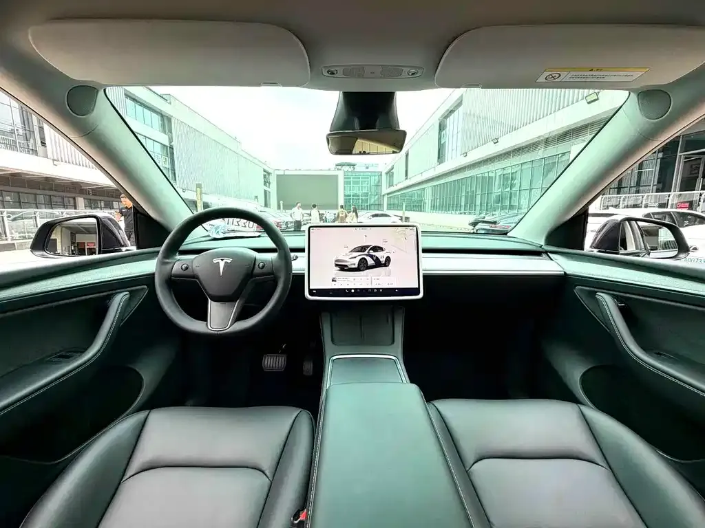Tesla Model Y — фото 2