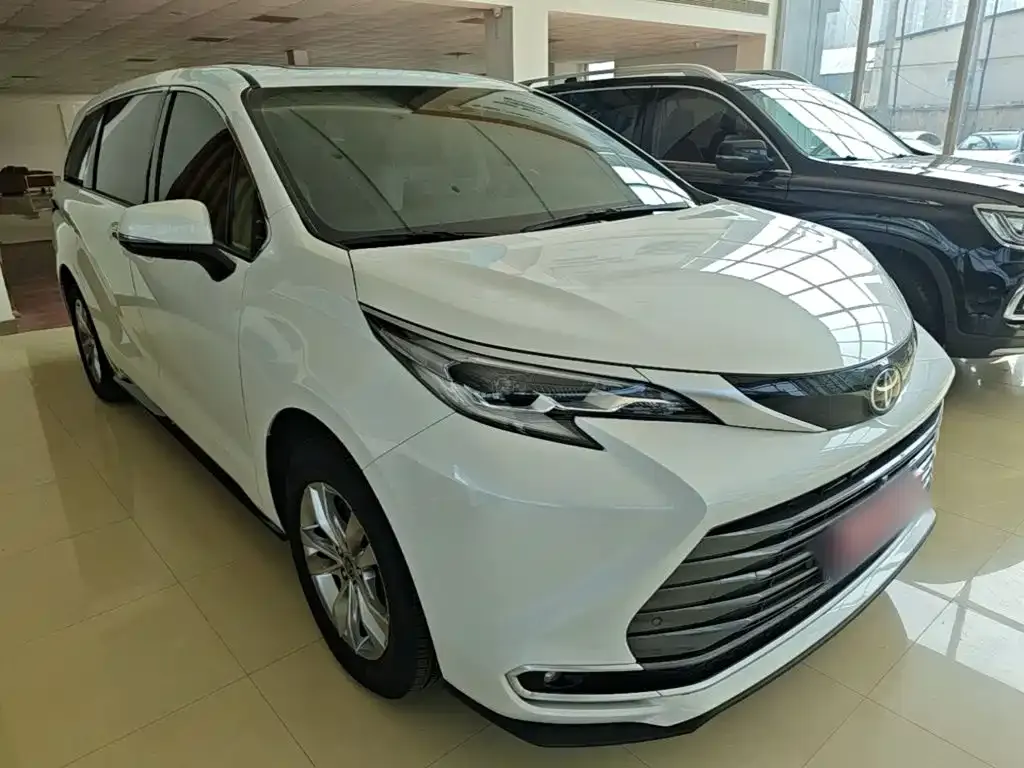 Toyota Sienna — фото 4
