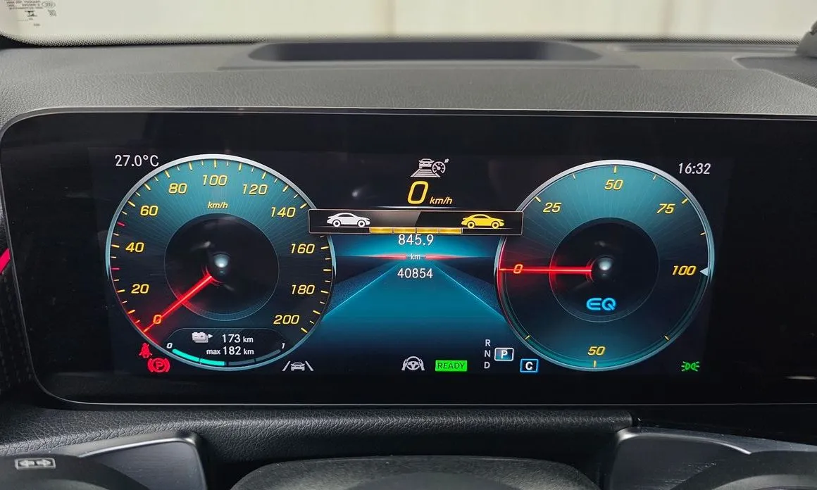 Mercedes-Benz EQB 2024 из KR, фото 3