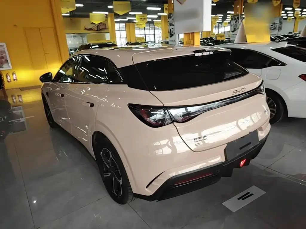 BYD Seal 06GT — фото 9