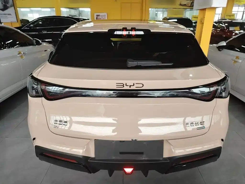 BYD Seal 06GT — фото 10