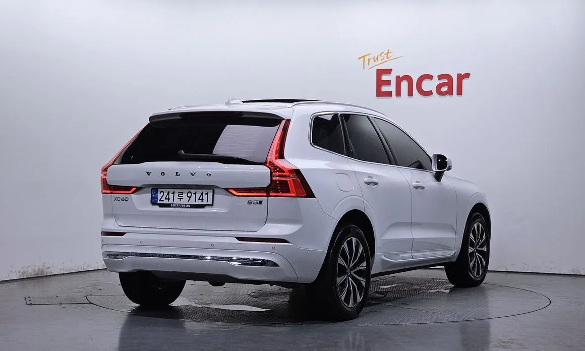 Volvo XC60 — фото 5