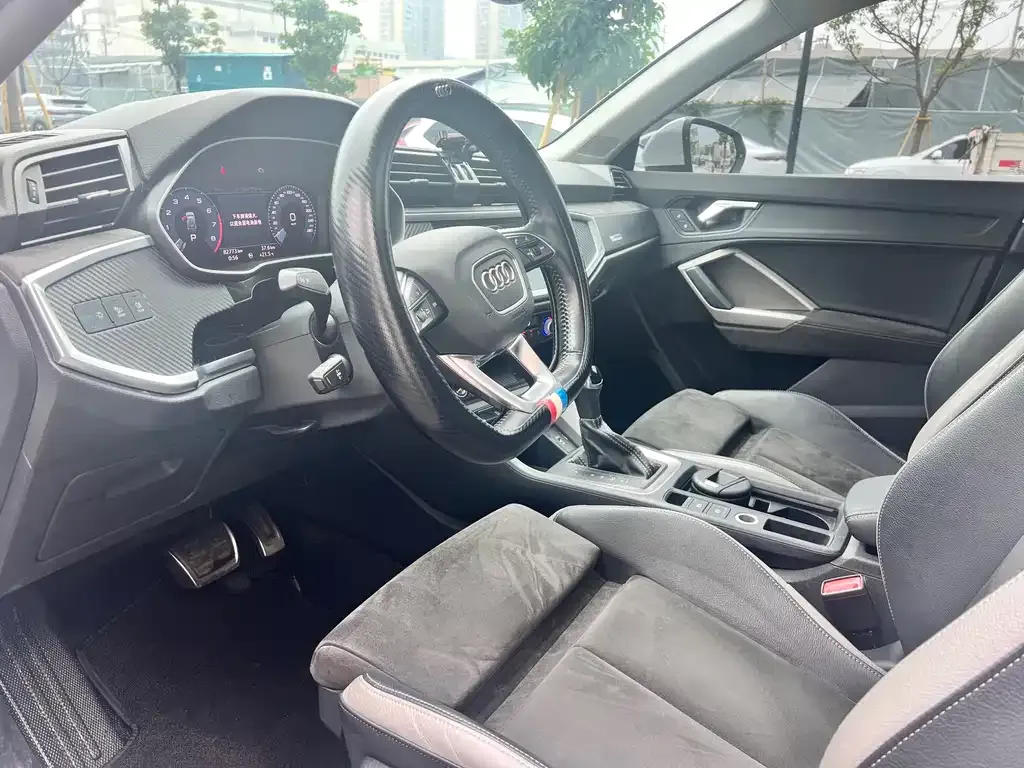 Audi Q3 2021 из CN, фото 7