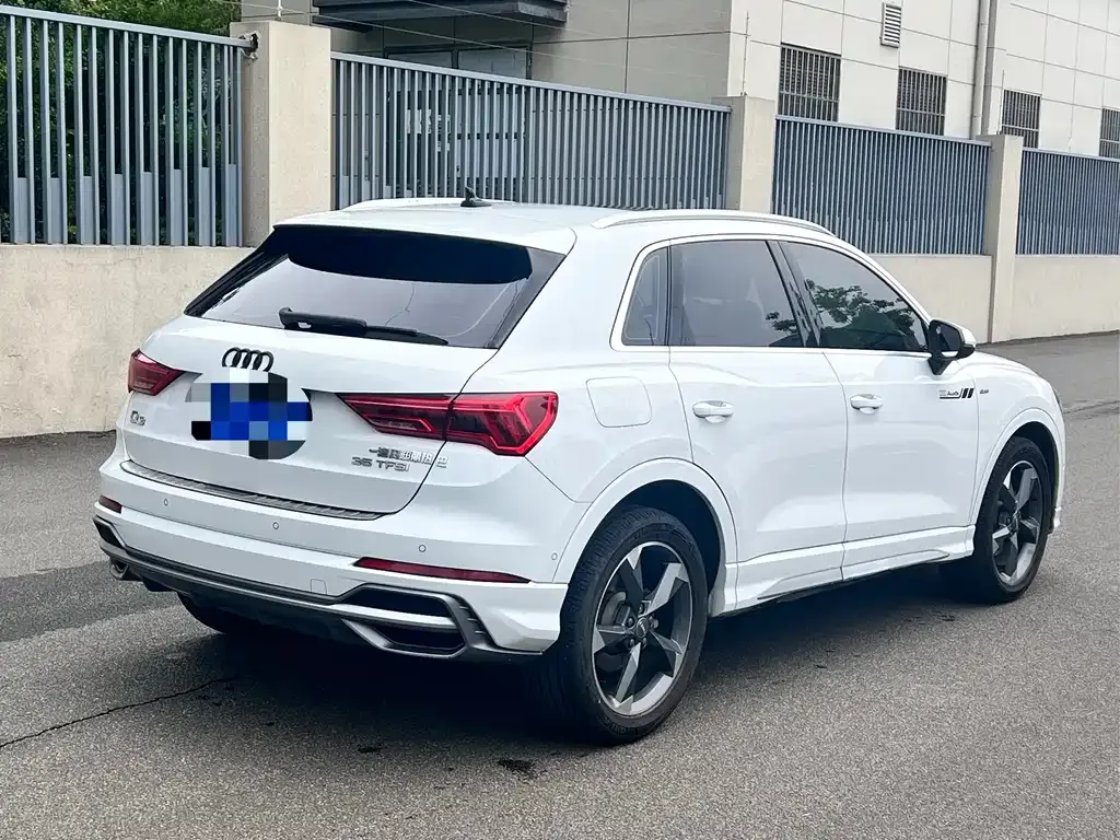 Audi Q3 2021 из CN, фото 4