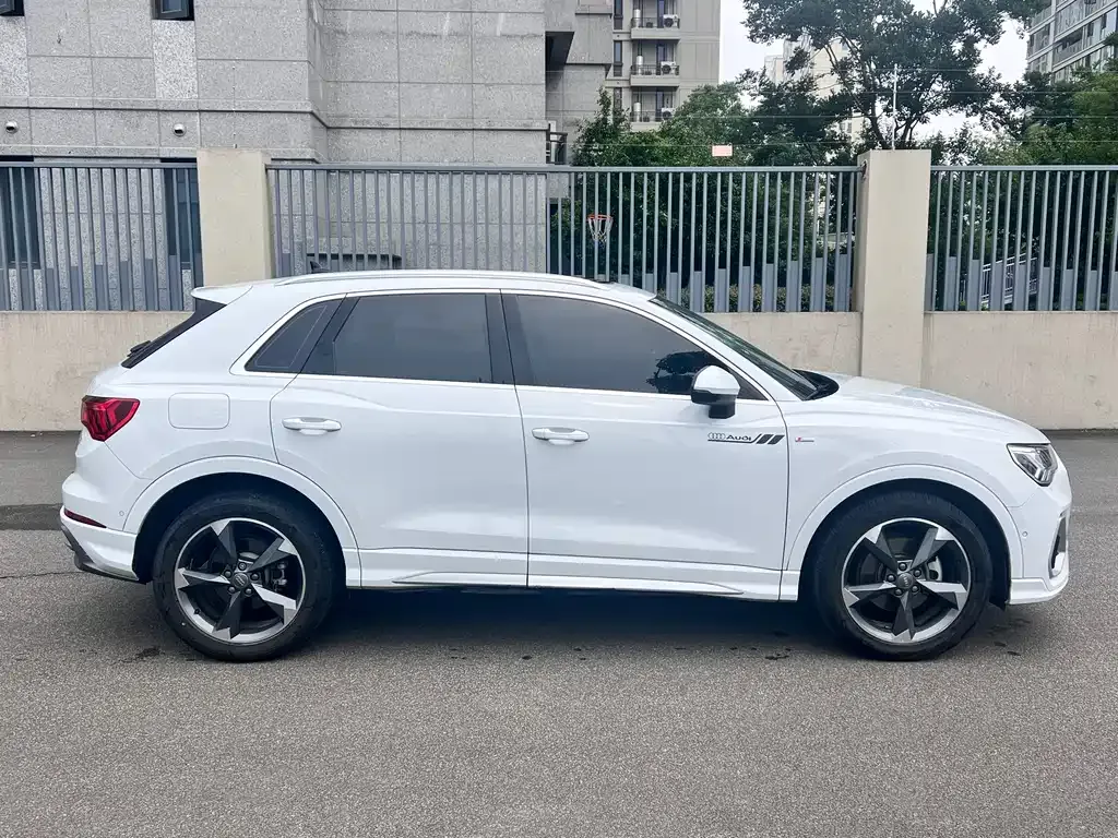 Audi Q3 2021 из CN, фото 5