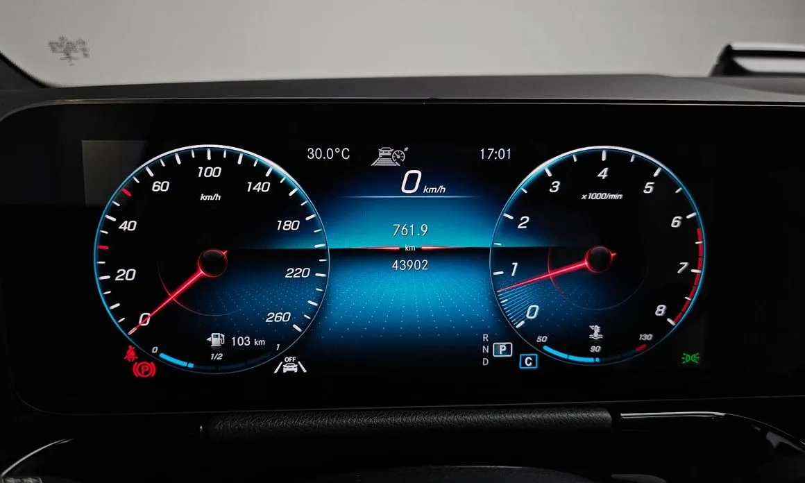 Mercedes-Benz GLA-Class — фото 10